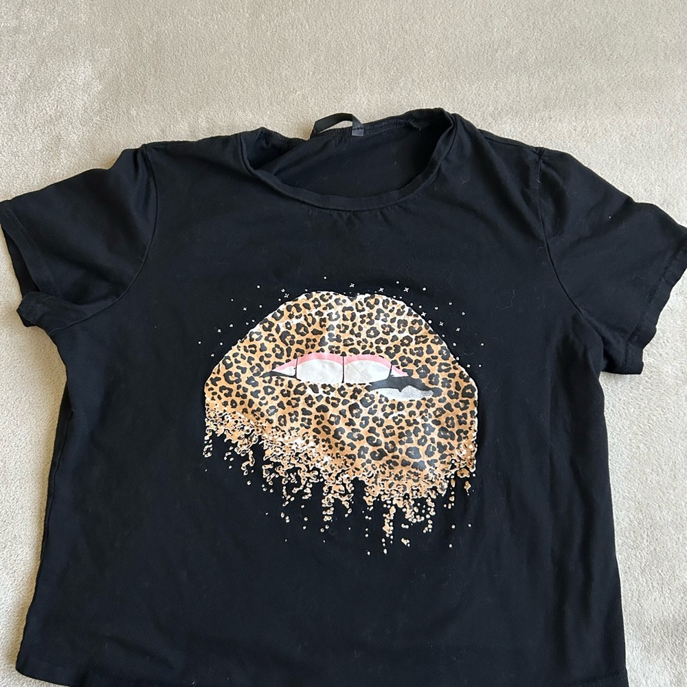 Black T-Shirt with Leopard Print Lips